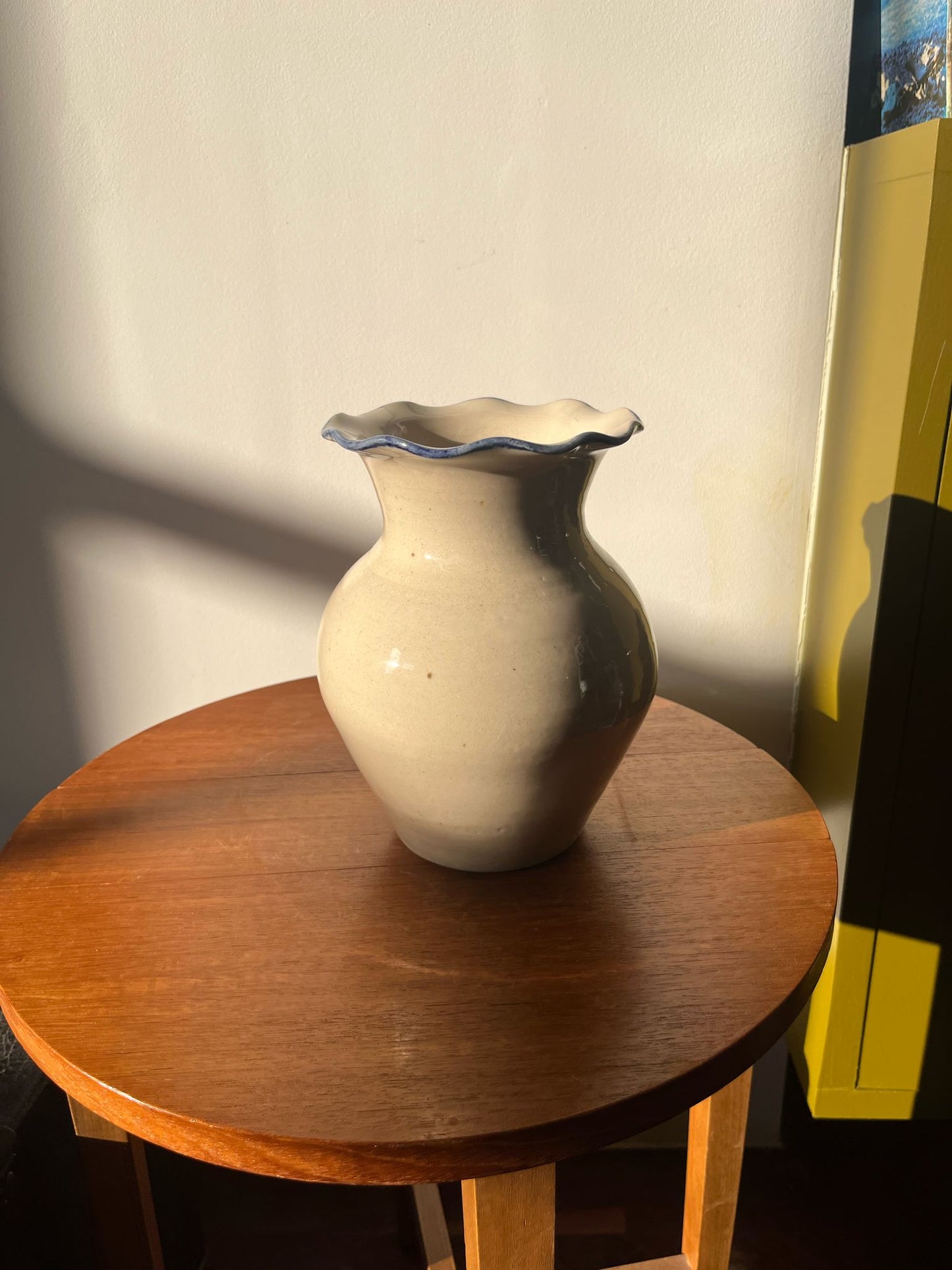 Blue-rimmed frilly vase #2