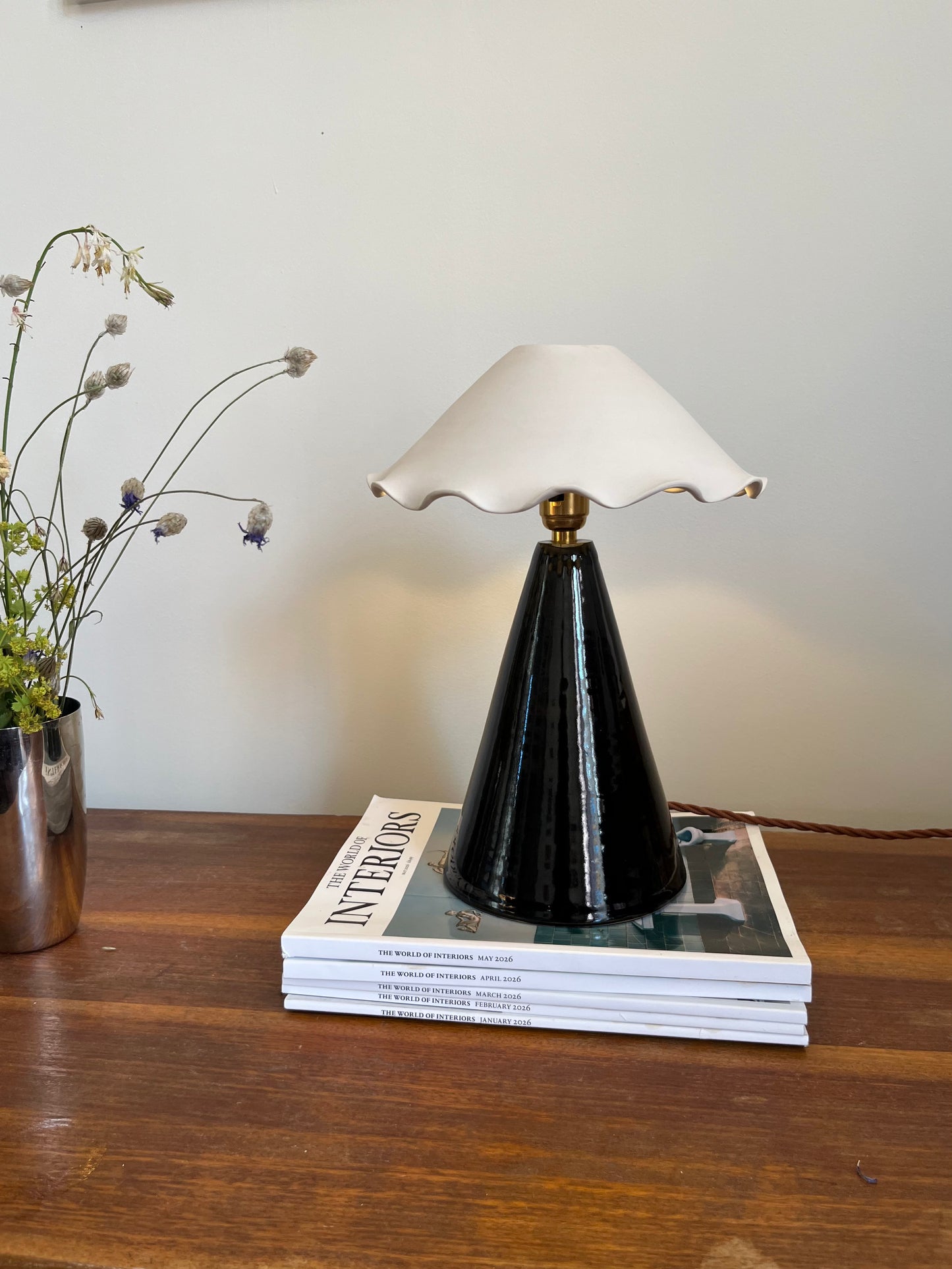 Angular Table Lamp with Porcelain Shade - Glossy Black