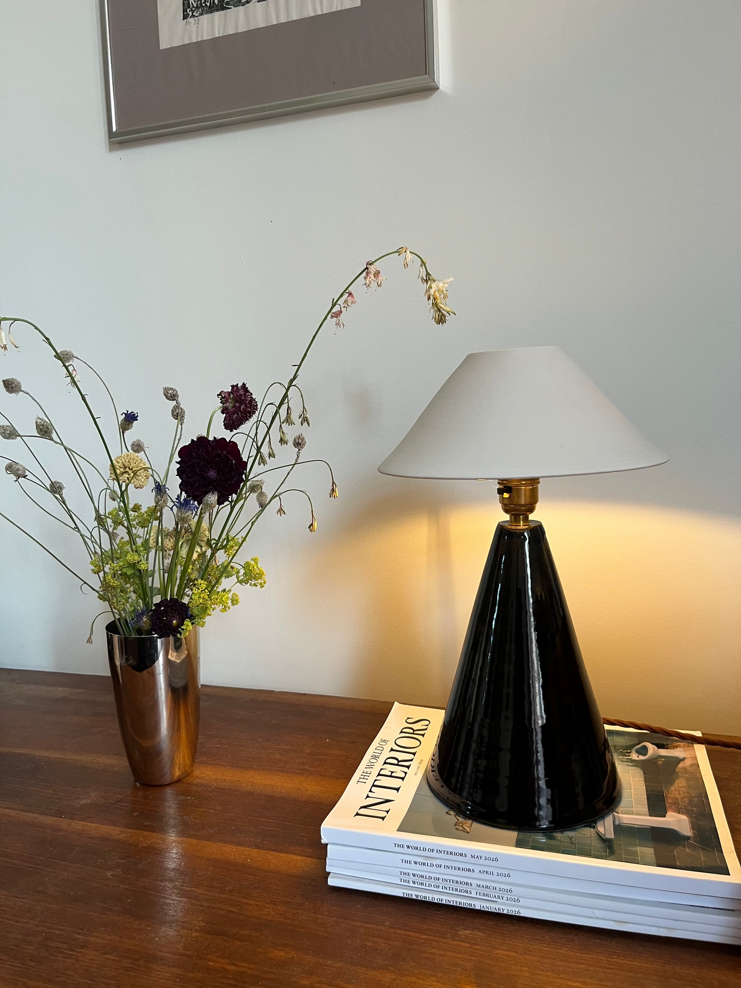 Angular Table Lamp with Porcelain Shade - Glossy Black