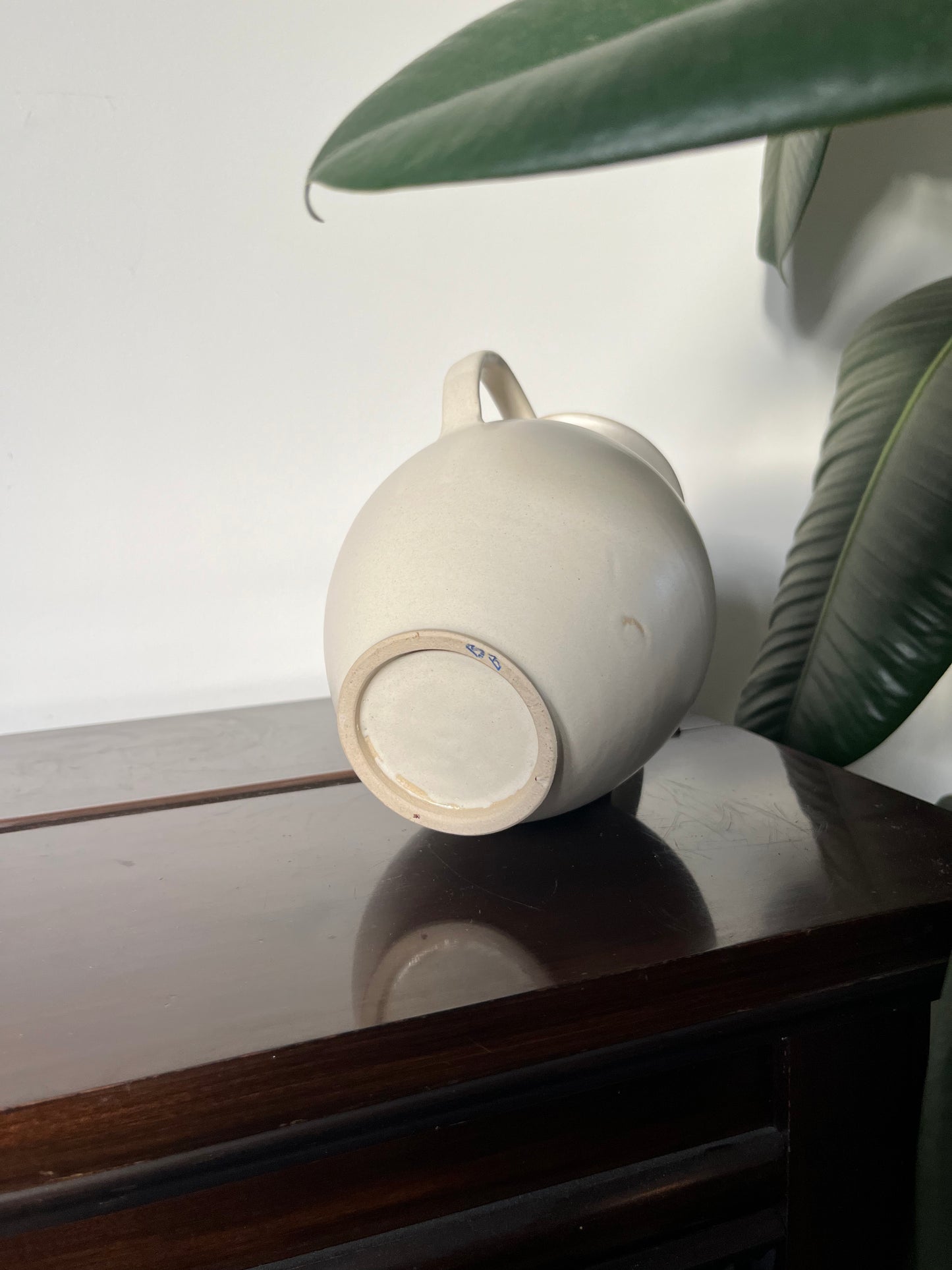 Amphora - Satin Cream